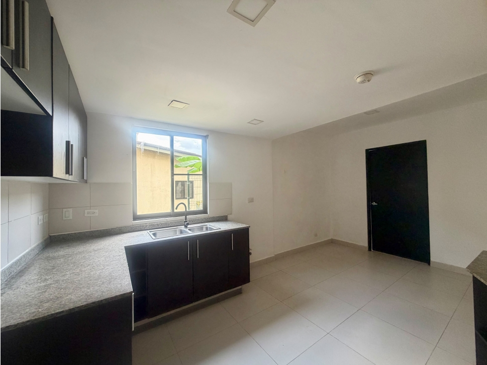 Casa Townhome Modelo Grande en Woodlands, Panamá Pacífico - 4
