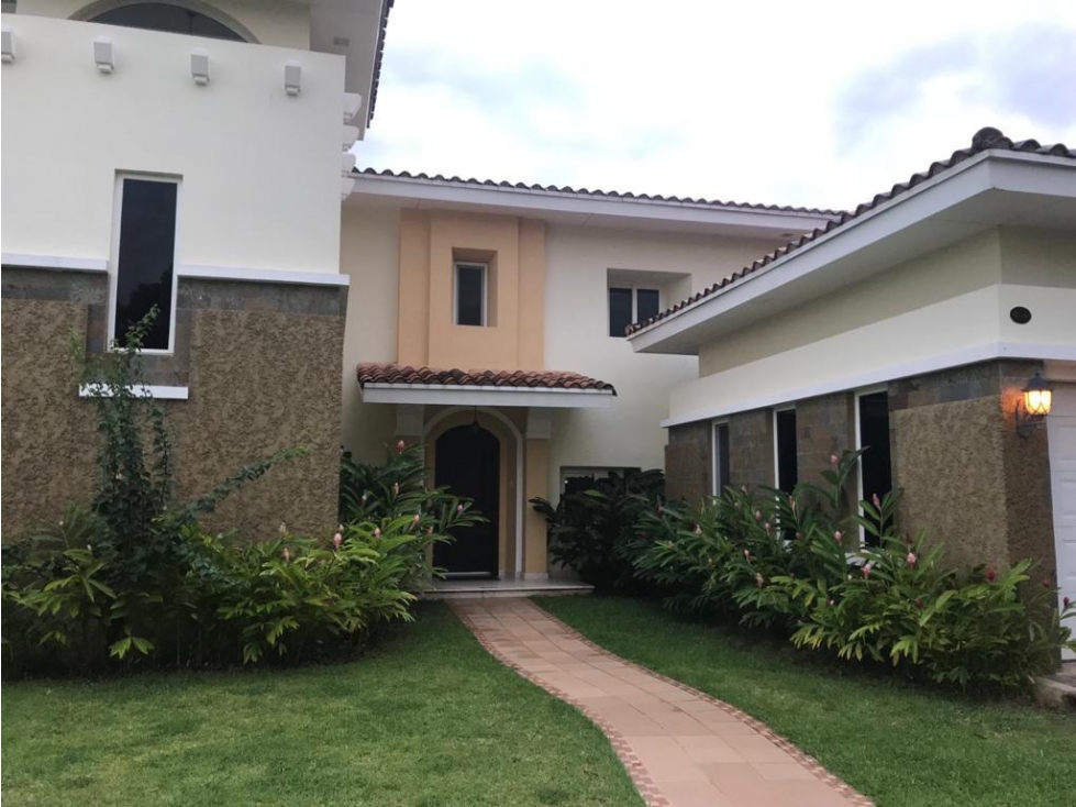 Espaciosa Casa lista para ocupar en Tucan, Cocoli