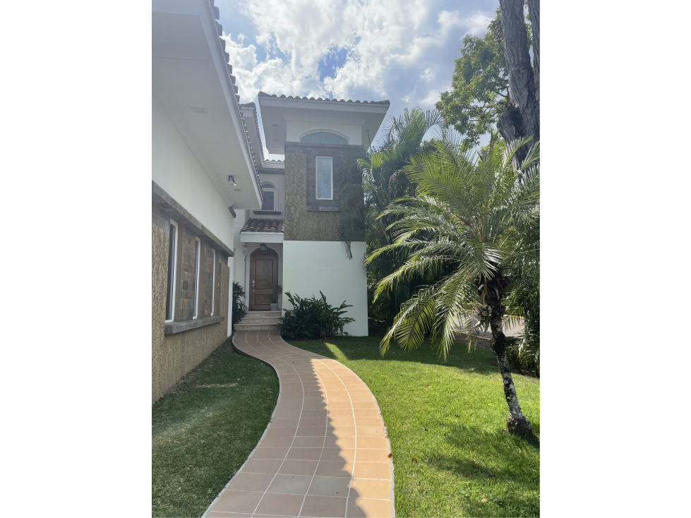 Hermosa Casa Lujosa con Piscina en Tucan, Cocoli
