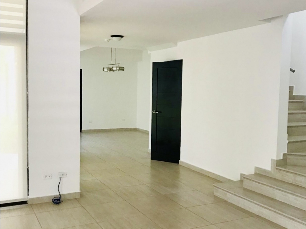 Casa en Esquina con Extensión en PH Nativa, Panamá Pacifico - 1