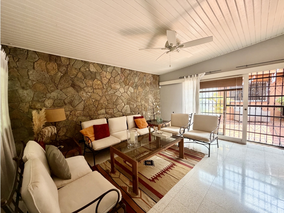 Casa Unifamiliar en el Carmen, Debajo de Venta Rápida - 1