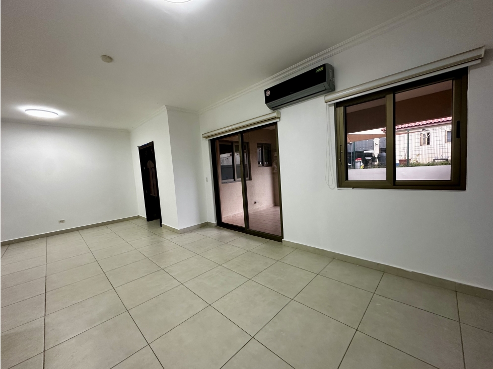 Casa Acogedora Precio Oportunidad en PH Woodlands, Panama Pacifico. - 6