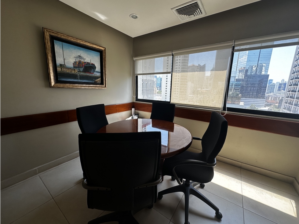 Centricas y amplias oficinas con 18 estacionamientos en Scotia Plaza - 2