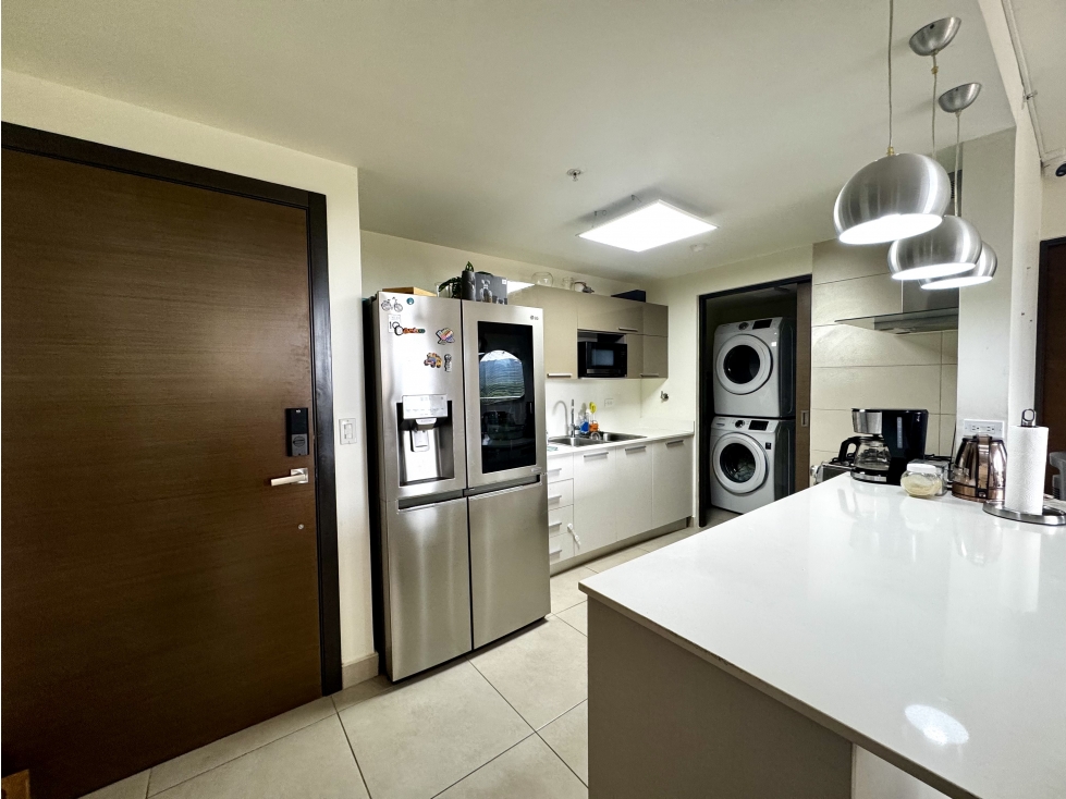 Apartamento con Vista a las Montañas en PH Madeira, Panamá Pacífico — foto 5