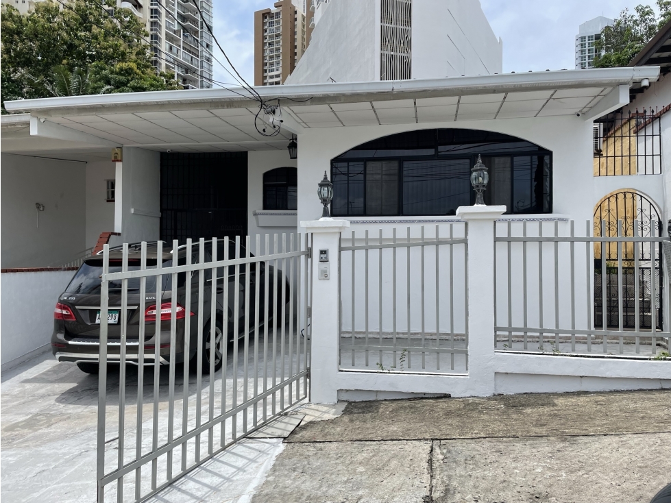 Casa Centrica, Romedelada en Hato Pintado, Pueblo Nuevo