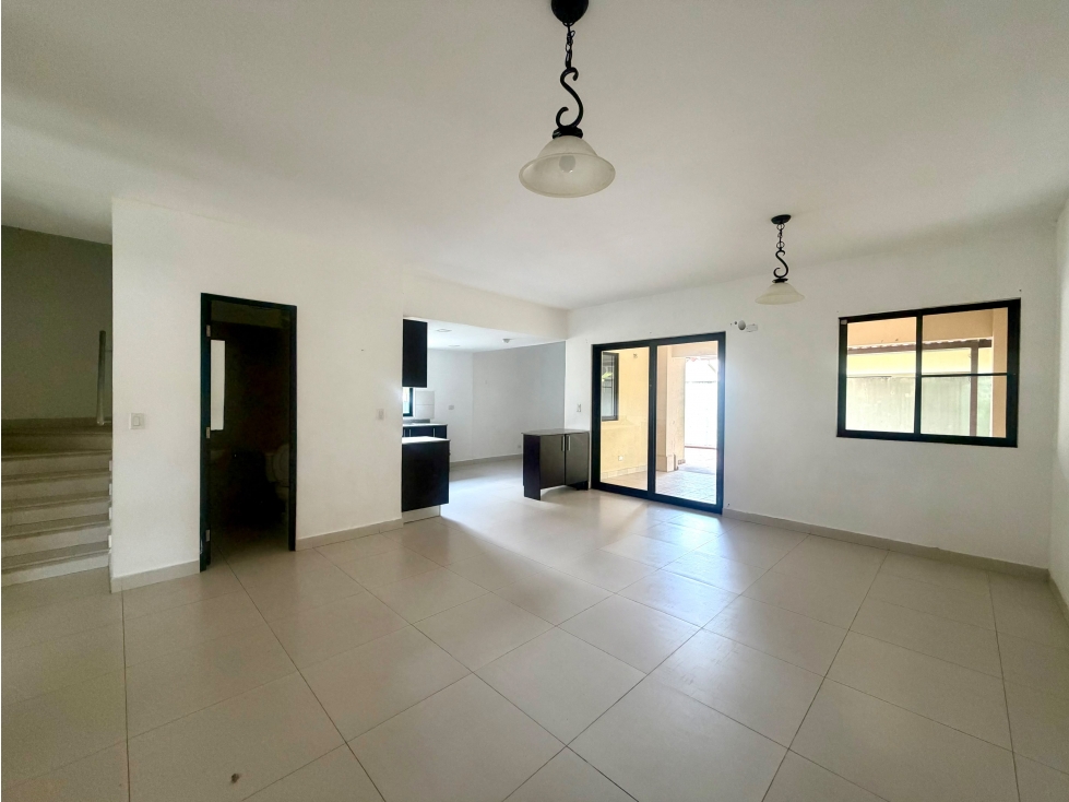 Casa Townhome Modelo Grande en Woodlands, Panamá Pacífico - 1