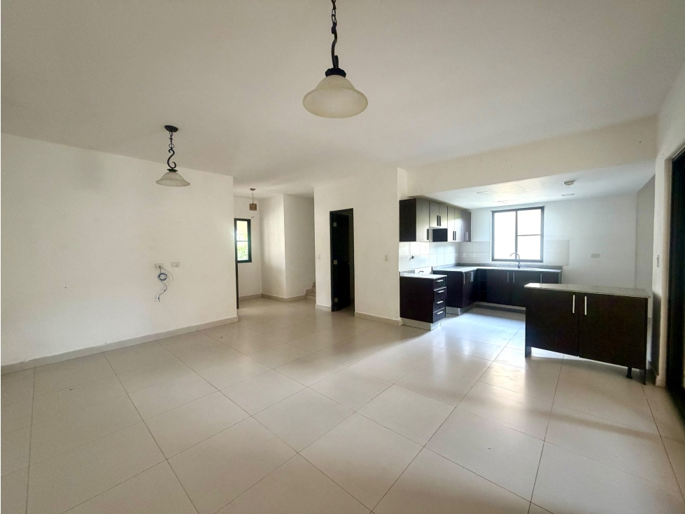Casa Townhome Modelo Grande en Woodlands, Panamá Pacífico - 2