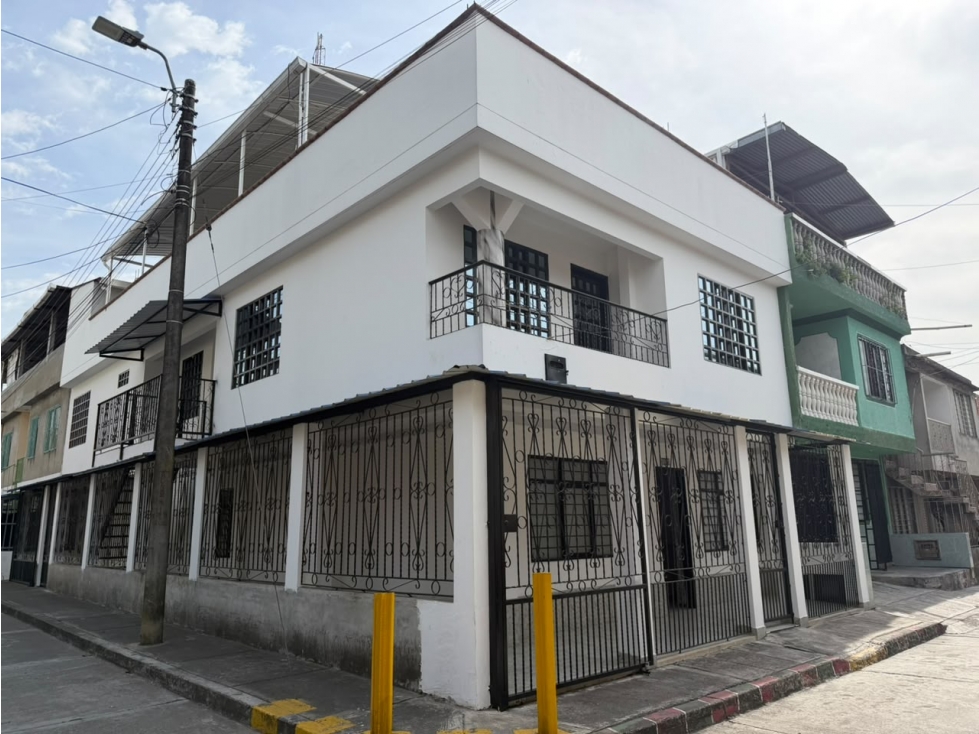 CASA BIFAMILIAR EN VENTA - ZAMORANO - EXCLUSIVA PALMIRA REF: 10532007