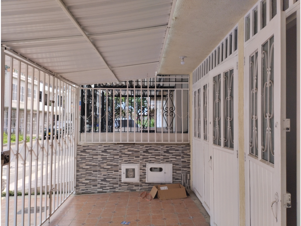 CASA CON LOCAL EN VENTA O PERMUTA - EXCLUSIVA - LAS AMERICAS - PALMIRA — foto 2