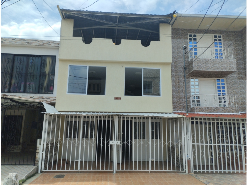 CASA CON LOCAL EN VENTA O PERMUTA - EXCLUSIVA - LAS AMERICAS - PALMIRA