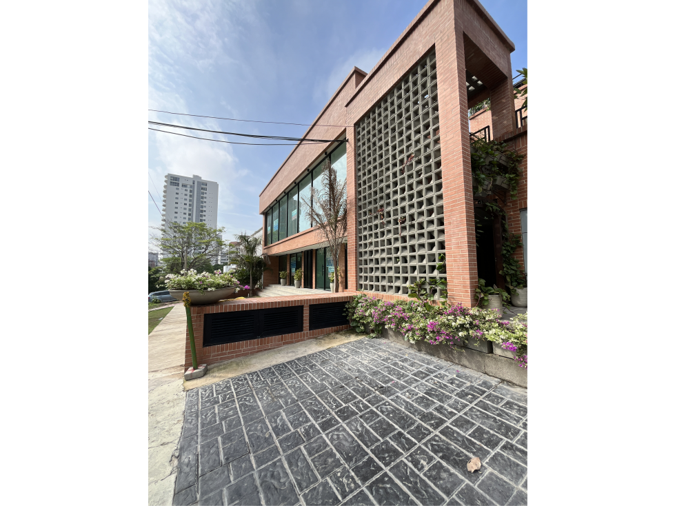 LOCAL COMERCIAL EN ARRIENDO - #12 - 80 M2 - BARRIO ALTO PRADO- BAQ - 4