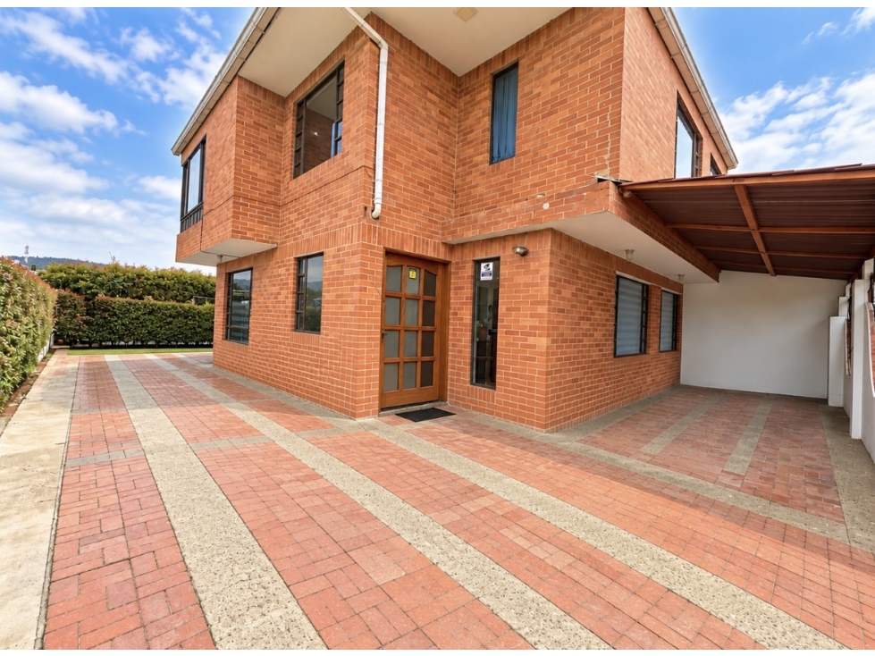 ARRIENDO CASA EL CHIA