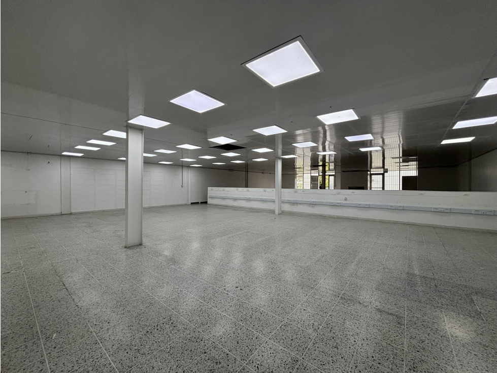 ARRIENDO LOCAL EN BELLA SUIZA — foto 5