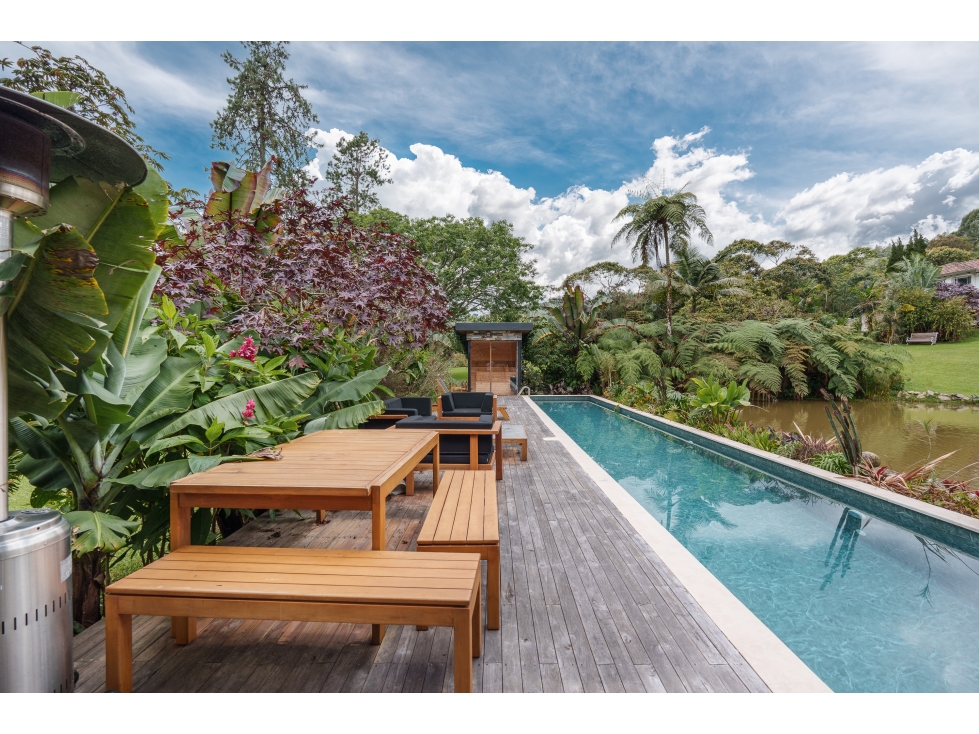 Casa Campestre de Lujo en El Retiro Fizebad | 10.000 m² con Piscina