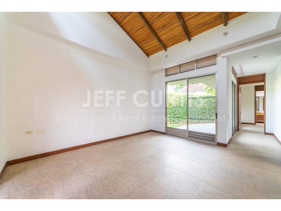 Encantadora Villa en Conjunto Seguro con Clubhouse en Anapoima - 5