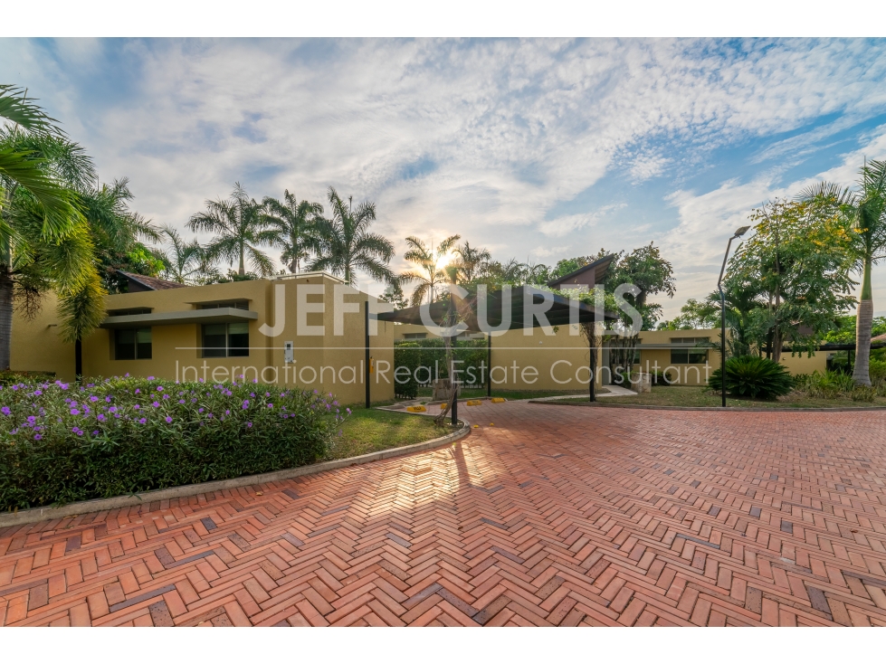 Encantadora Villa en Conjunto Seguro con Clubhouse en Anapoima - 3