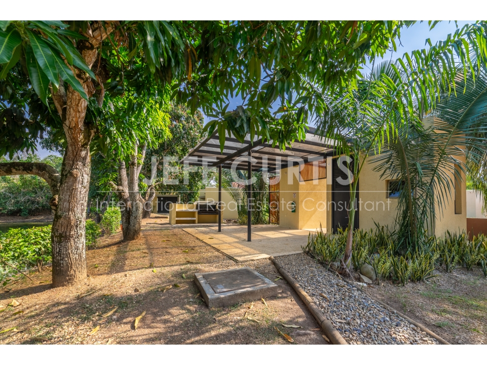 Encantadora Villa en Conjunto Seguro con Clubhouse en Anapoima - 2