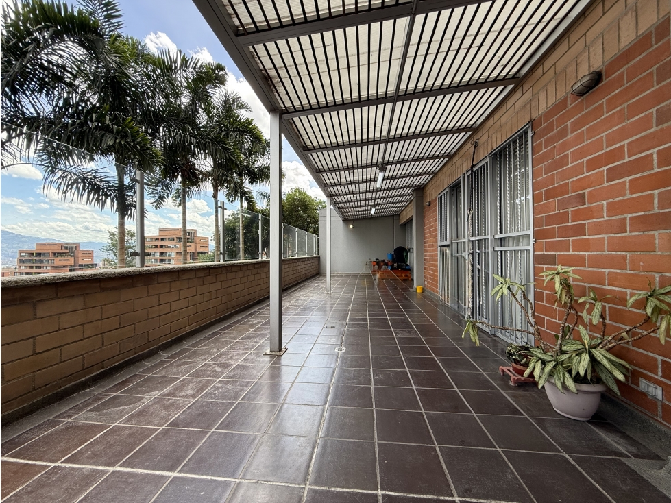 VENTA AMPLIO APTO CON TERRAZA LOMA DE LAS BRUJAS