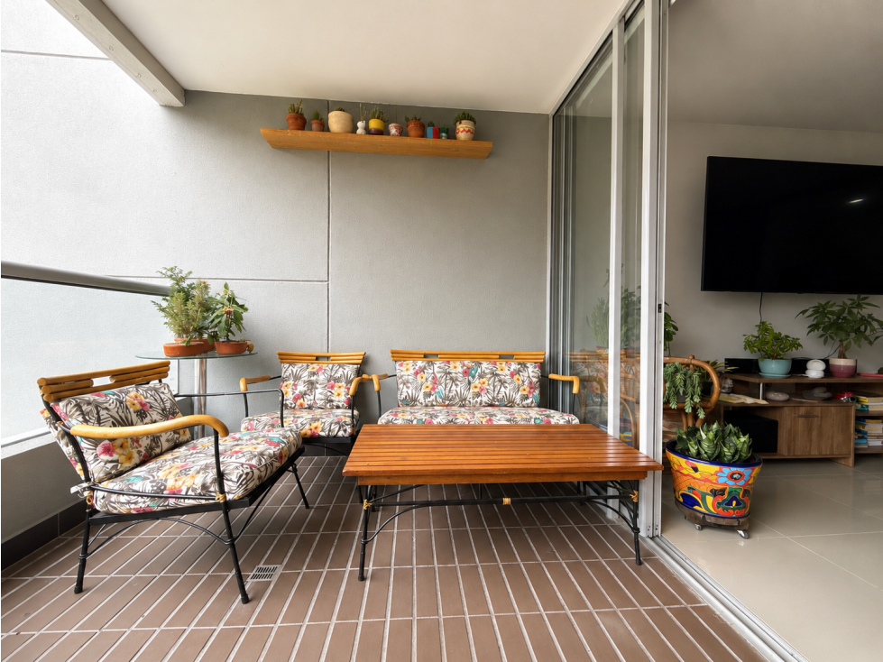 VENTA AMPLIO APARTAMENTO LOMA DE LAS BRUJAS