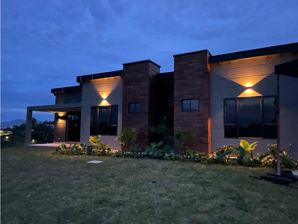 VENTA CASA CAMPESTRE GUALANDAY EN PARCELACIÓN