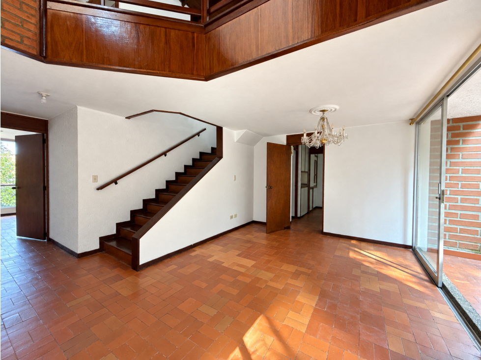 RENTA DUPLEX ACCESO POR ESCALERAS CERCA AL TESORO — foto 3