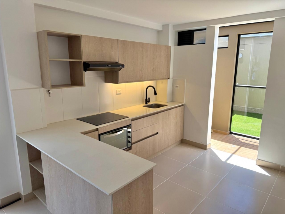 CASA EN VENTA CON ZONA VERDE PRIVADA