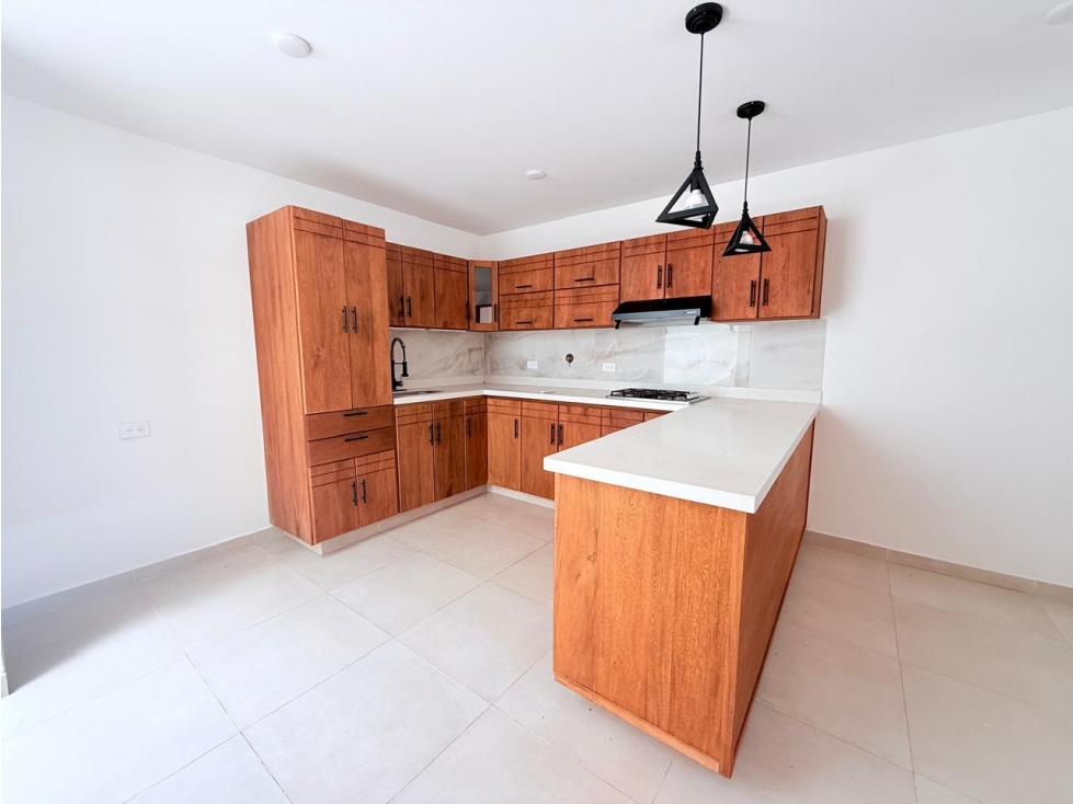 CASA EN VENTA EN UNIDAD CERRADA
