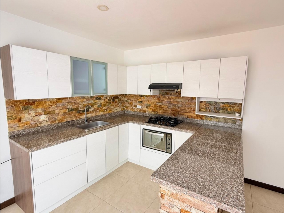 CASA EN VENTA EN UNIDAD CERRADA