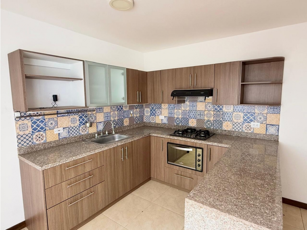 CASA EN VENTA Y ARRIENDO CERCA A VIVA