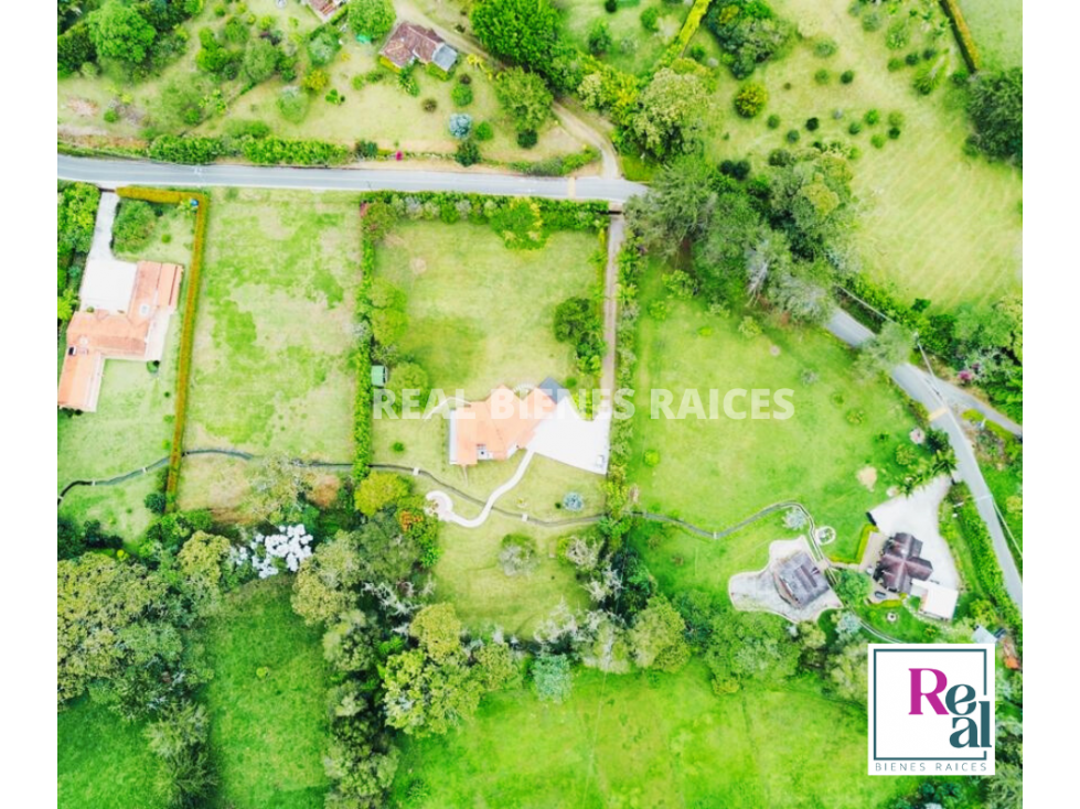 HERMOSA FINCA EN UN LOTE DE 6.060 M2 PLANOS — foto 3