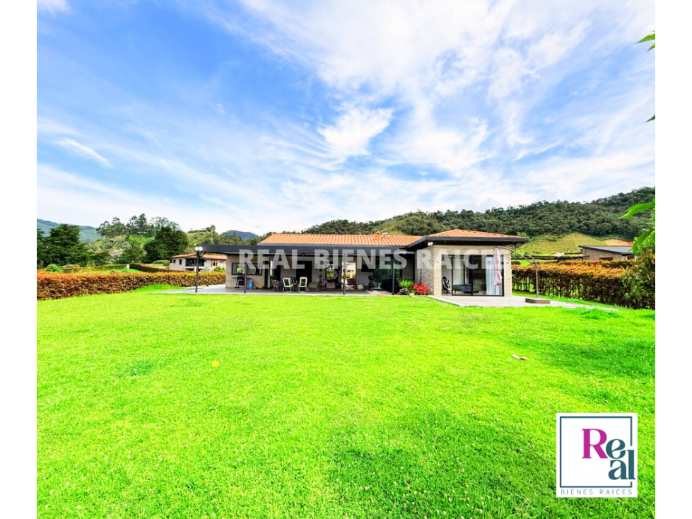 Venta de Casa Campestre en La Ceja - Sector El Tambo