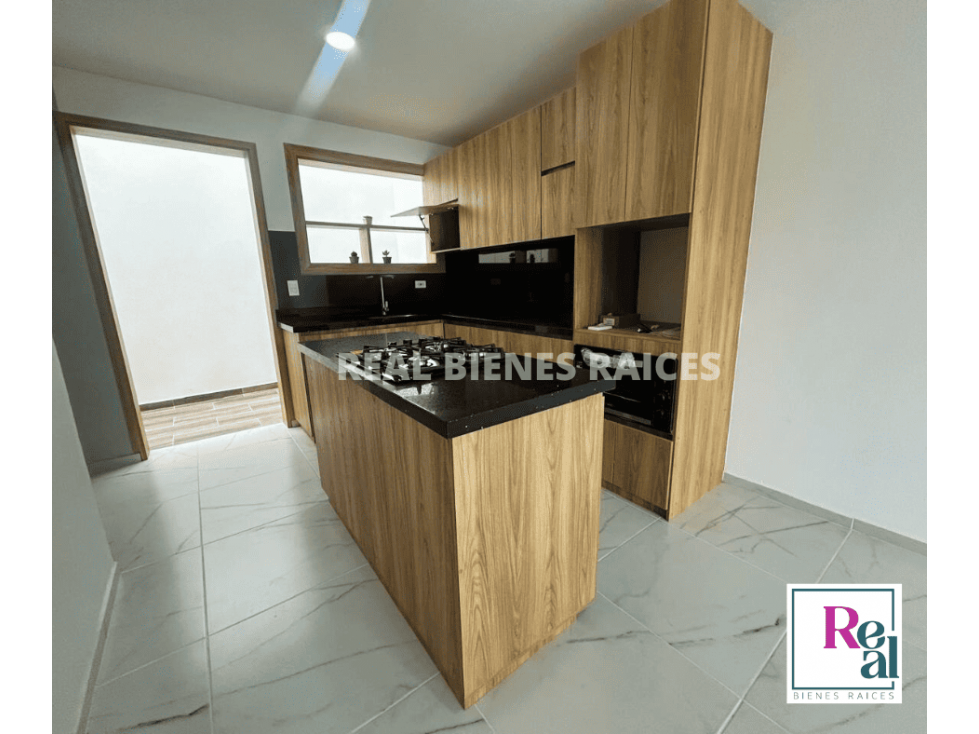 CASA UNIFAMILIAR EN VENTA SECTOR ESTRATO 4 — foto 2