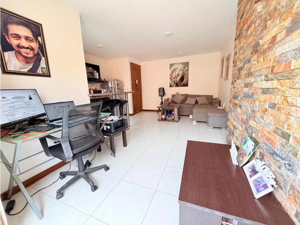 APARTAMENTO EN VENTA CON EXCELENTE UBICACIÓN — foto 2