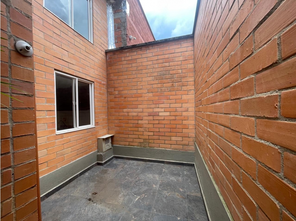 CASA EN ARRIENDO EN UNIDAD CERRADA — foto 2