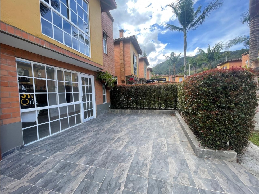 HERMOSA CASA EN ARRIENDO EN UNIDAD CERRADA — foto 2