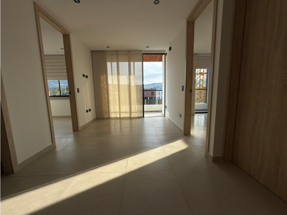 HERMMOSO APARTAMENTO EN ARRIENDO — foto 2