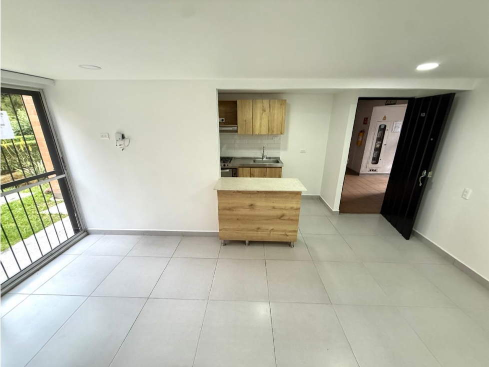 EXCELENTE APARTAMENTO PRIMER PISO — foto 2