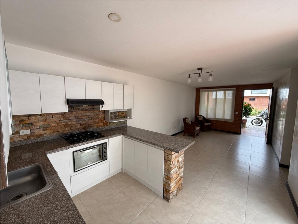 CASA EN VENTA EN UNIDAD CERRADA — foto 2