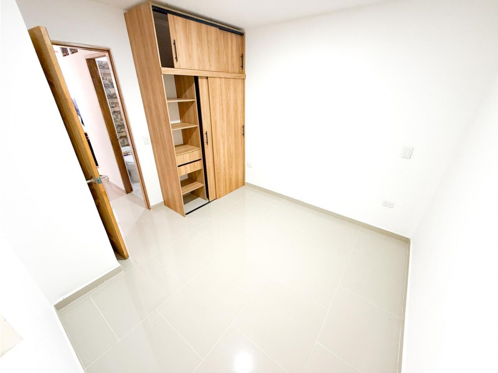Se vende apartamento tercer piso, ubicado en sector residencial — foto 4