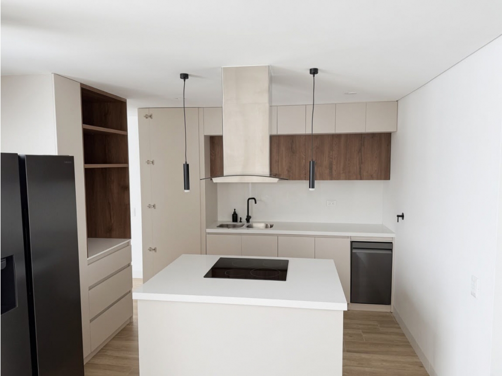 HERMOSA CASA EN VENTA UNIDAD CERRADA