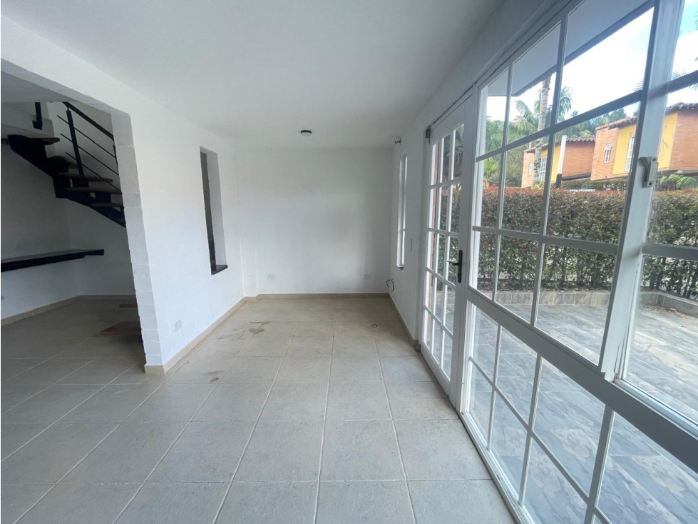 HERMOSA CASA EN ARRIENDO EN UNIDAD CERRADA — foto 3