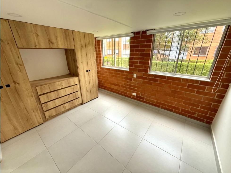 EXCELENTE APARTAMENTO PRIMER PISO — foto 3