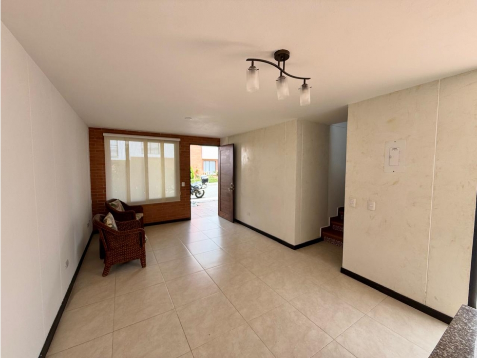 CASA EN VENTA EN UNIDAD CERRADA — foto 4