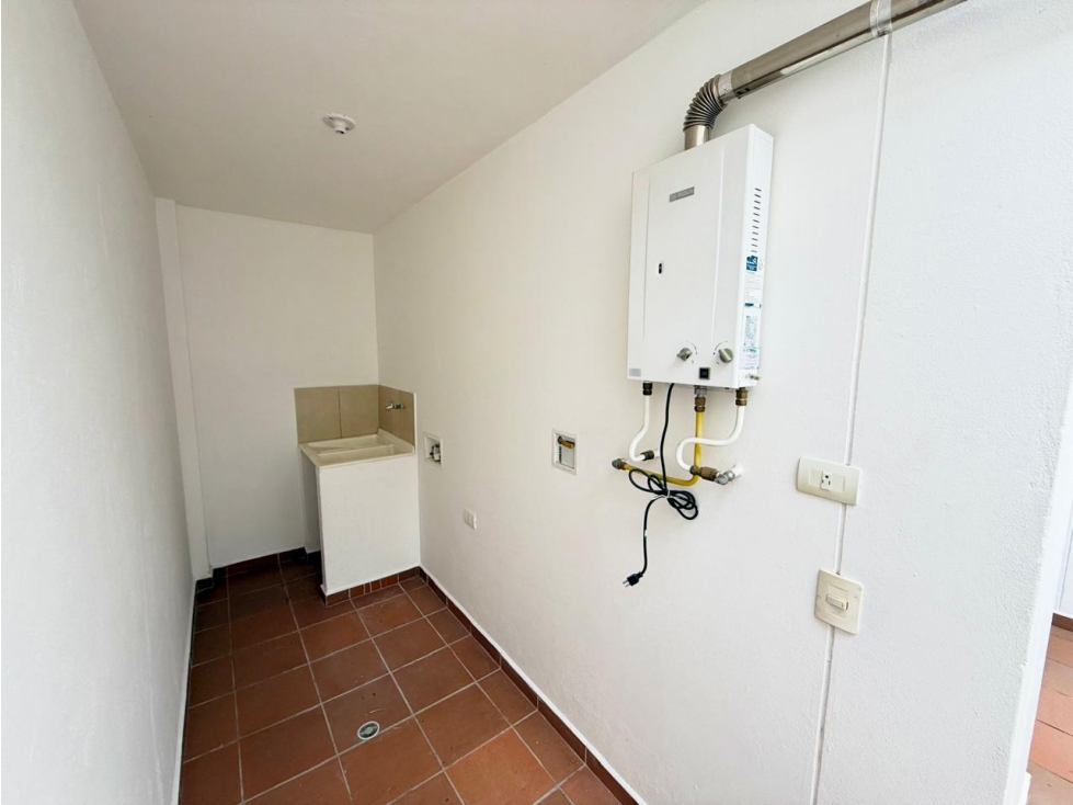 CASA EN VENTA Y ARRIENDO CERCA A VIVA — foto 3