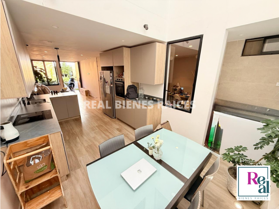Casa en venta en unidad cerrada con portería 24 horas