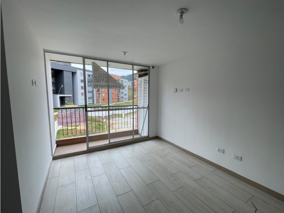 ¡APARTAMENTO EN ARRIENDO! — foto 4