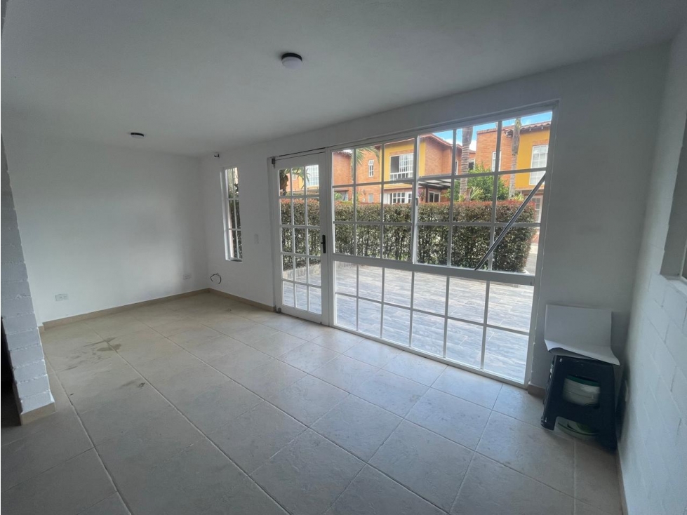 HERMOSA CASA EN ARRIENDO EN UNIDAD CERRADA — foto 4