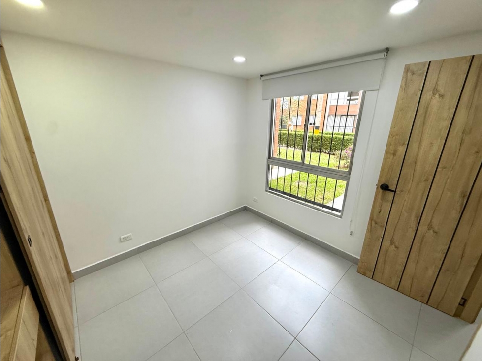 EXCELENTE APARTAMENTO PRIMER PISO — foto 4