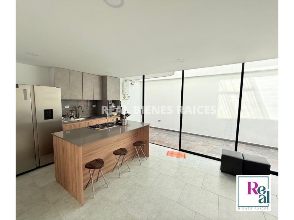 VENDO CASA MEDIANERA UNIFAMILIAR EN UNIDAD ABIERTA — foto 3