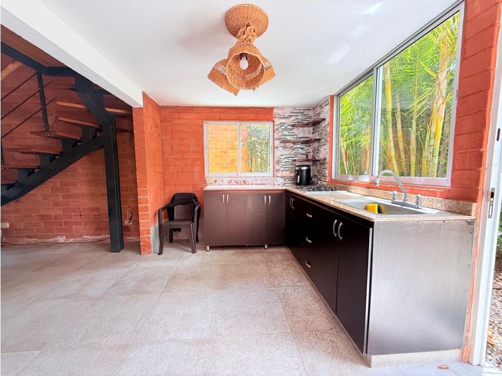 CASA EN ARRIENDO CON AMPLIOS ESPACIOS Y EXCELENTE ZONA VERDE — foto 5